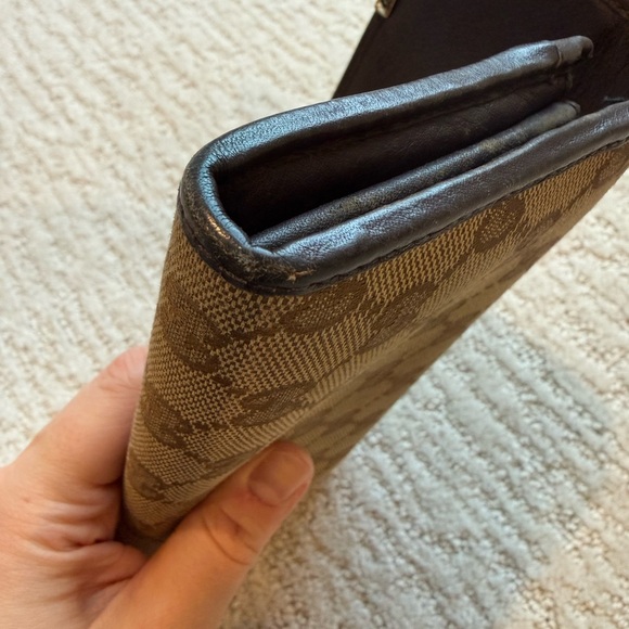 Gucci GG fabric and leather long snap closure wallet - Picture 12 of 15